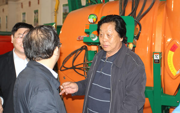 希森團體董事長梁希森師長教師會面科技部帶領